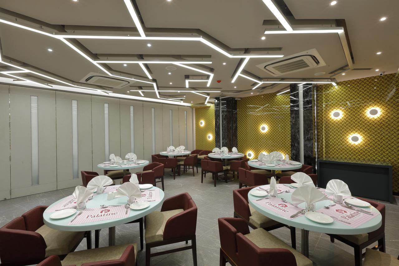 Hotel Pragati The Grand Ахмедабад Екстериор снимка