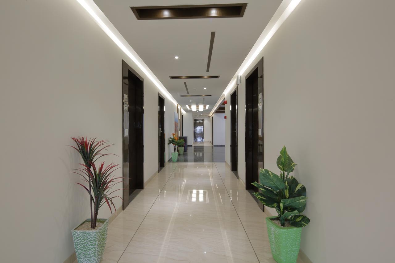 Hotel Pragati The Grand Ахмедабад Екстериор снимка