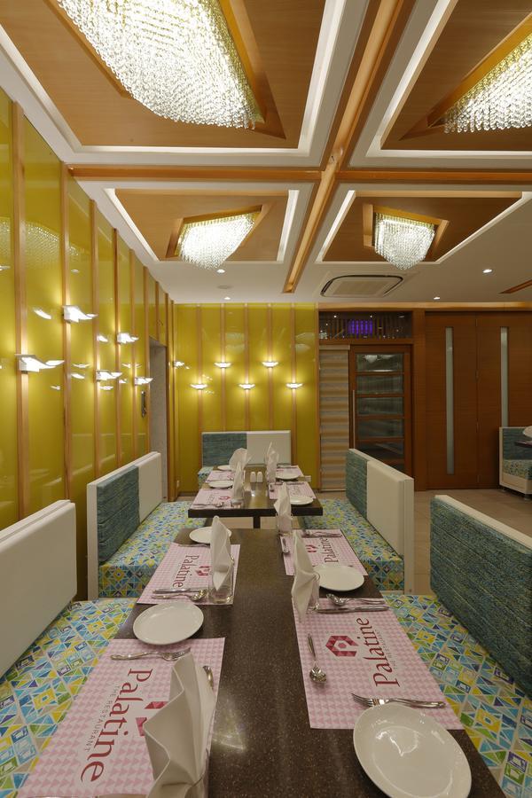 Hotel Pragati The Grand Ахмедабад Екстериор снимка